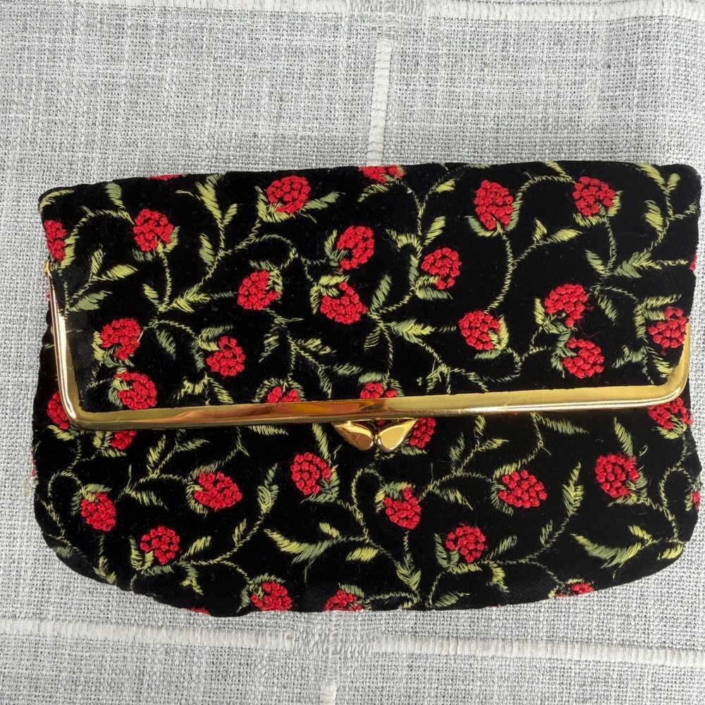 Bond Street Embroidered Kiss Lock Wallet Pouch Raspberry Fruit Floral